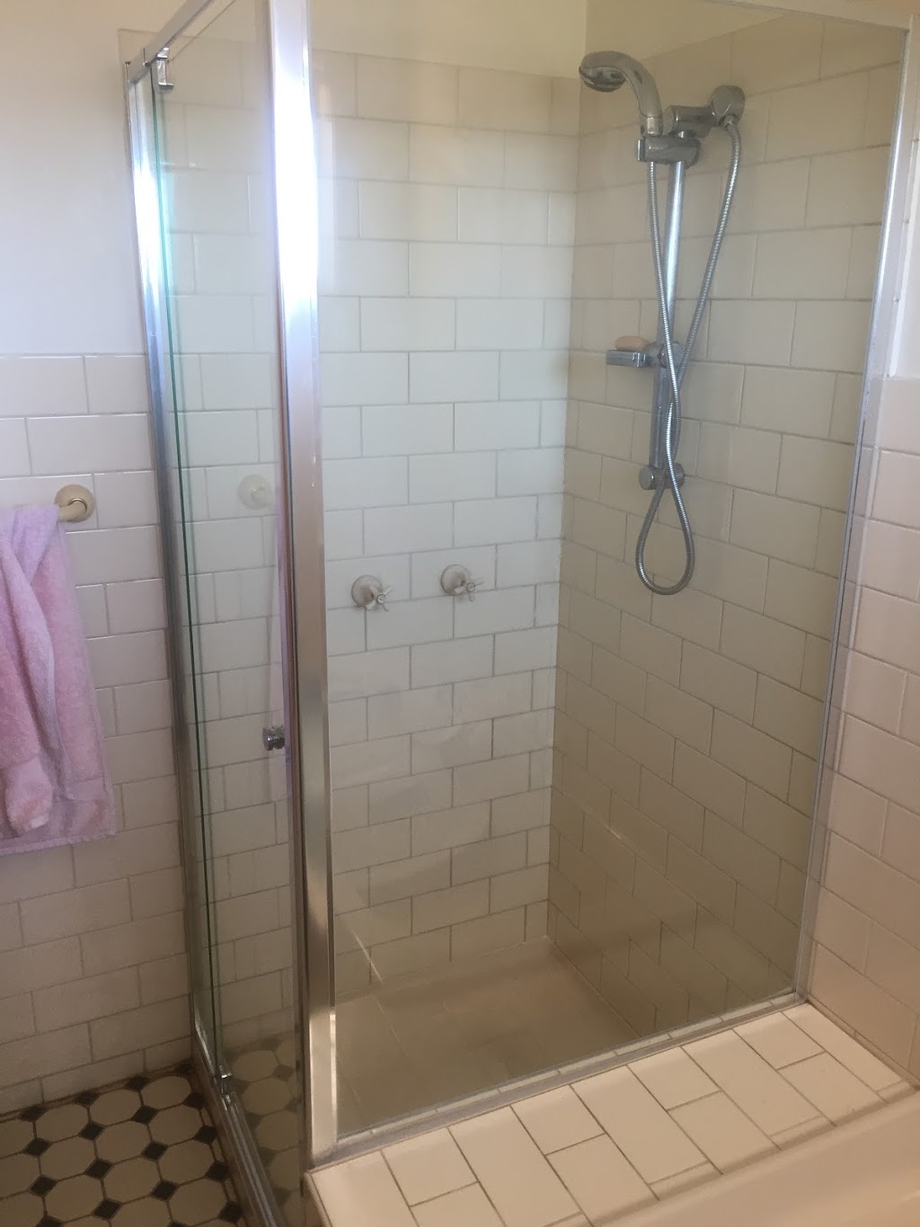 Bonza Shower Screens | Narre Warren East VIC 3804, Australia | Phone: 0475 767 998