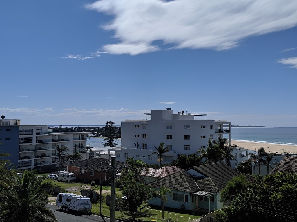 Crystal Waters 15 | 37 Ocean Parade, The Entrance NSW 2261, Australia | Phone: (02) 4333 1701