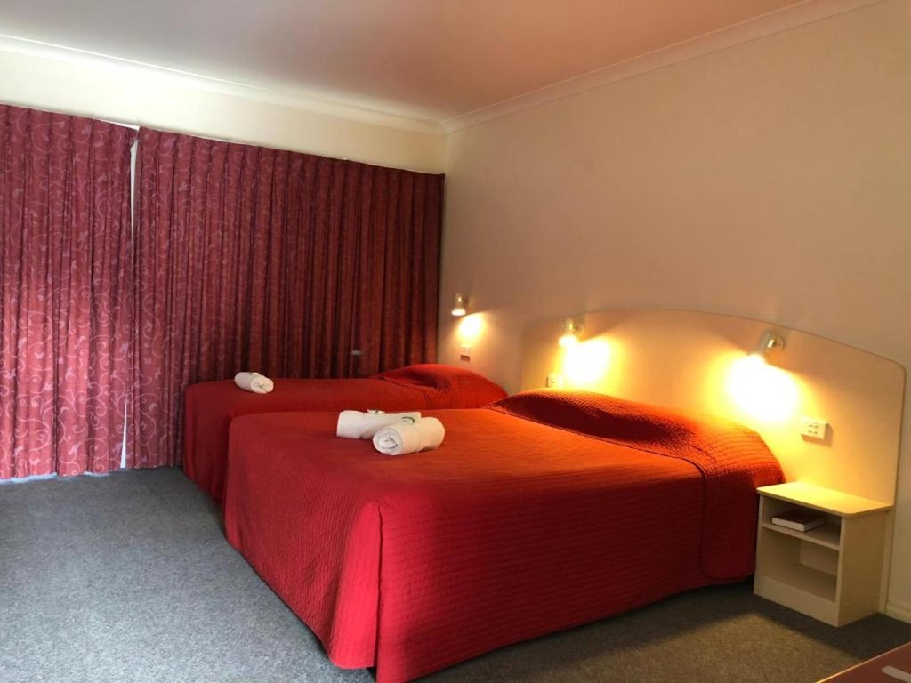 Outback Quarters | lodging | Corner of Cubb and, Sturt Hwy, Hay NSW 2711, Australia | 0269931804 OR +61 2 6993 1804