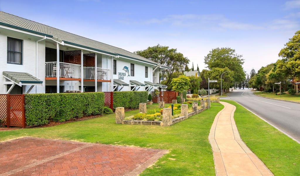 Dolphin Lodge | lodging | 32 Adelaide Cres, Middleton Beach WA 6330, Australia | 0898416600 OR +61 8 9841 6600