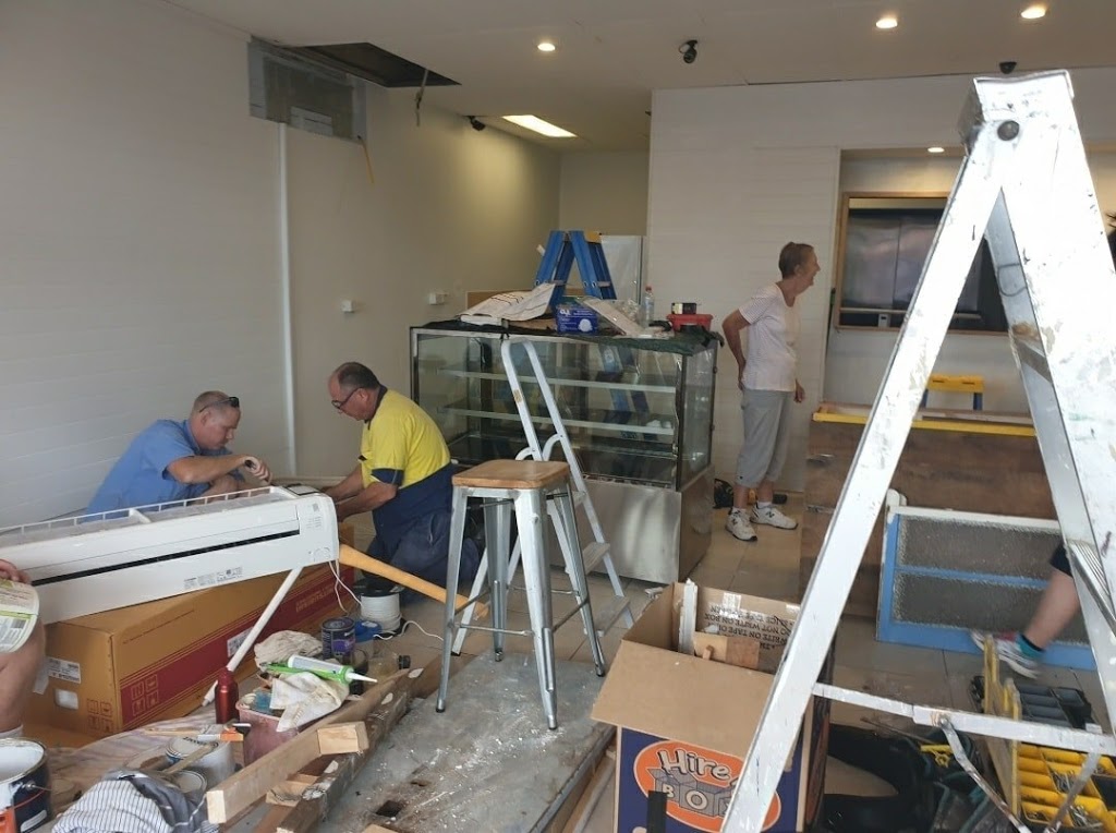 Parky the sparky | electrician | 2 Callistris Ct, Elanora QLD 4221, Australia | 0403529552 OR +61 403 529 552