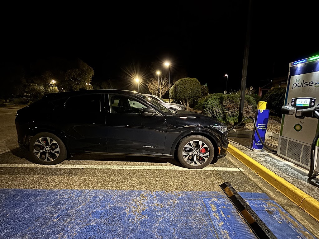 bp pulse Charging Station | South, Hume Fwy, Glenrowan VIC 3675, Australia | Phone: 1300 002 738