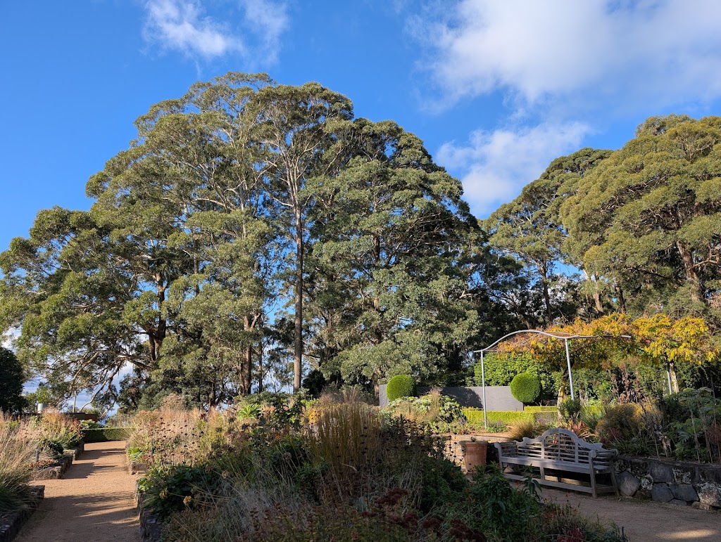 Visitor Centre | Mount Tomah NSW 2758, Australia | Phone: (02) 9231 8111