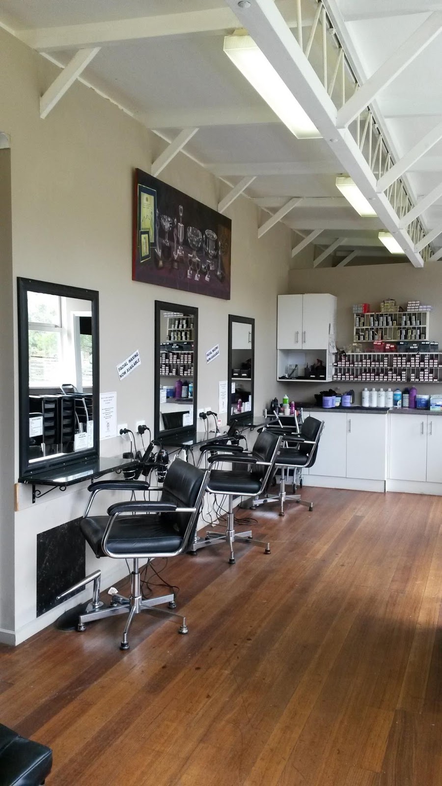 Livias hairdressing | store | 20 Facey Rd, Devon Meadows VIC 3977, Australia | 0359981110 OR +61 3 5998 1110