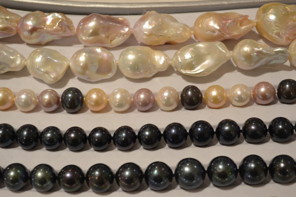 Melbourne Pearls Specialist | k046(outside Daiso and Bloch), Chadstone shopping centre, 1341 Dandenong Rd, Chadstone VIC 3148, Australia | Phone: 0434 094 886