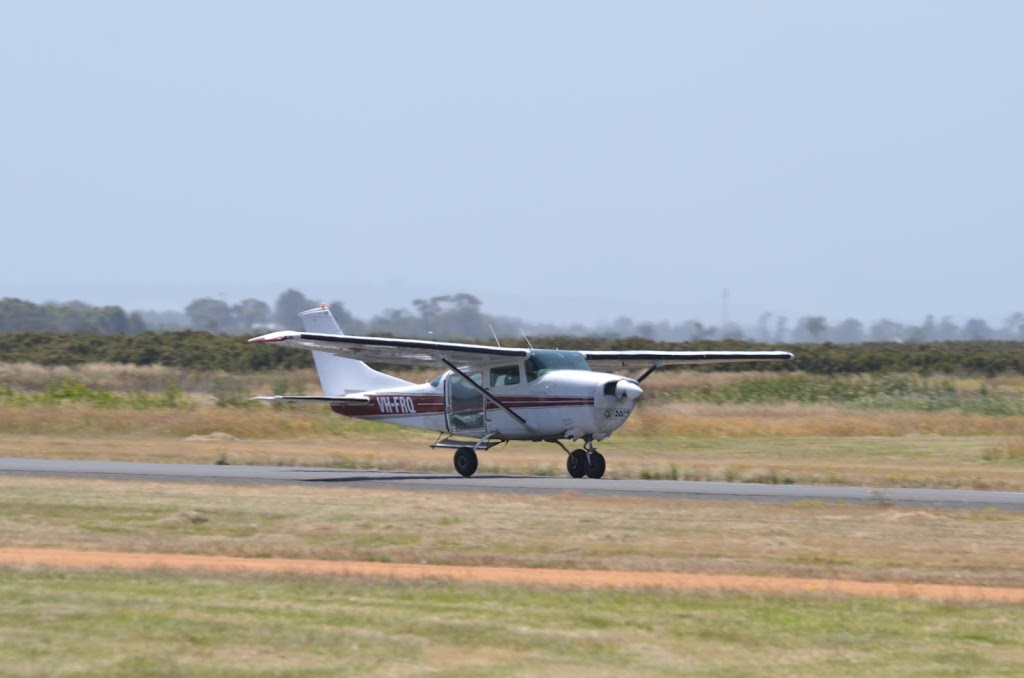 Skydive South East Melbourne |  | 3260 S Gippsland Hwy, Tooradin VIC 3890, Australia | 0474147813 OR +61 474 147 813