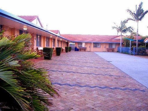 Yamba Twin Pines Motel | 49 Wooli St, Yamba NSW 2464, Australia | Phone: (02) 6645 8055