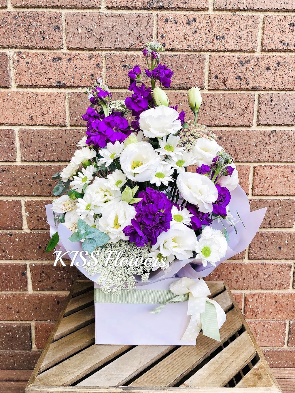 Kiss Flowers |  | 35 Langdale Dr, Croydon Hills VIC 3136, Australia | 0434286918 OR +61 434 286 918