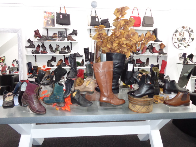 Easy Living Footwear | shoe store | 94 William St, Bathurst NSW 2795, Australia | 0263323822 OR +61 2 6332 3822
