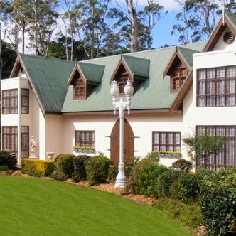 Mt Tamborine Stonehaven Guest House | 75-79 Geissmann Dr, North Tamborine QLD 4272, Australia | Phone: (07) 5545 3462