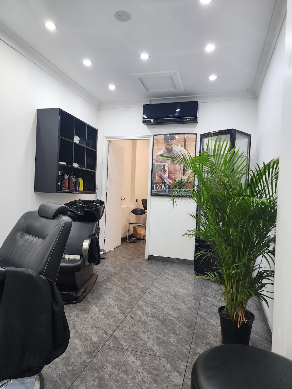 ERFAN Barber | 46B Darlinghurst Rd, Potts Point NSW 2011, Australia | Phone: 0437 757 777
