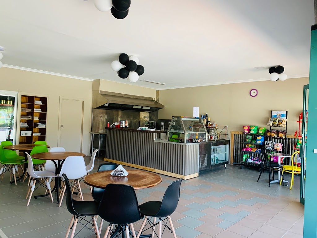 Five Star Cafe & Restaurant | cafe | 29 Wattle St, Manangatang VIC 3546, Australia | 0350351283 OR +61 3 5035 1283