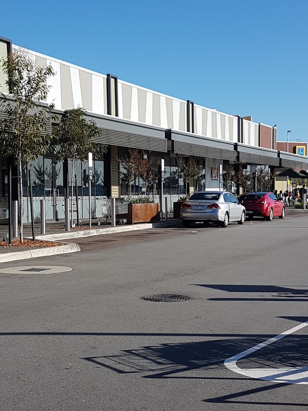 Stockland Harrisdale Shopping Centre | Corner Nicholson Rd & Yellowwood Ave, Harrisdale WA 6112, Australia | Phone: (08) 9393 3036