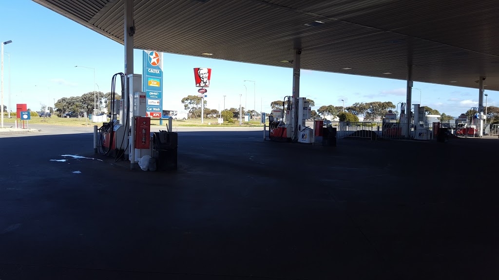 Caltex Woolworths | gas station | High St & Coburns Rd, Melton VIC 3337, Australia | 1300655055 OR +61 1300 655 055