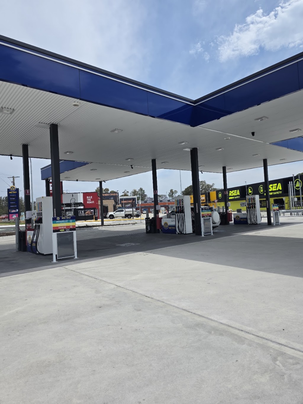 Metro Heatherbrae Pacific Hwy | 2179 Pacific Hwy, Heatherbrae NSW 2324, Australia | Phone: (02) 4020 7998
