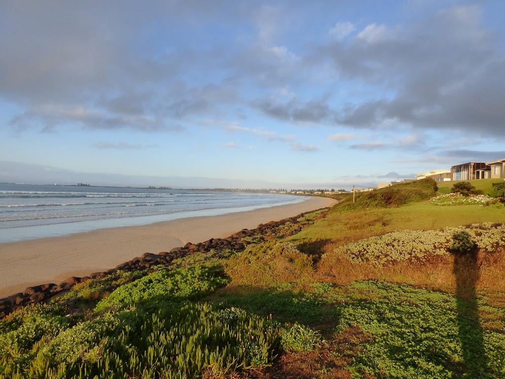 Daisies by the Sea | lodging | 222 Griffiths St, Port Fairy VIC 3284, Australia | 0355682355 OR +61 3 5568 2355