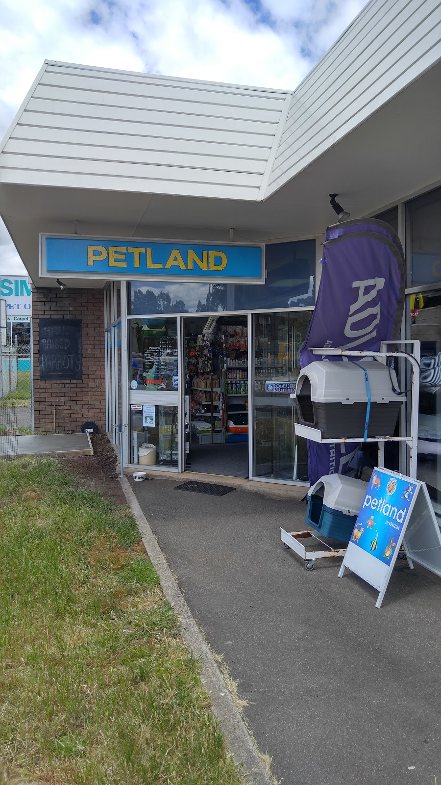 Petland | pet store | 128 Hobart Rd, Kings Meadows TAS 7249, Australia | 0363432154 OR +61 3 6343 2154