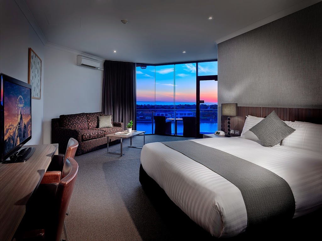 Lakes Resort Hotel | 141 Brebner Dr, West Lakes SA 5021, Australia | Phone: (08) 8356 4444