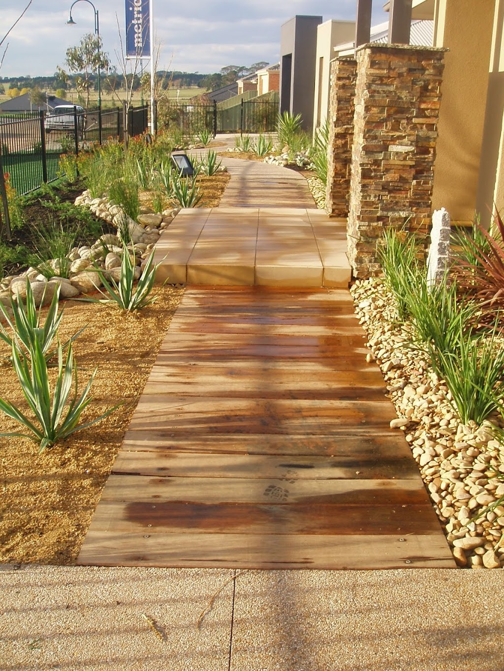 GCDecking | general contractor | 6/7 Activity Cres, Molendinar QLD 4214, Australia | 1300664533 OR +61 1300 664 533