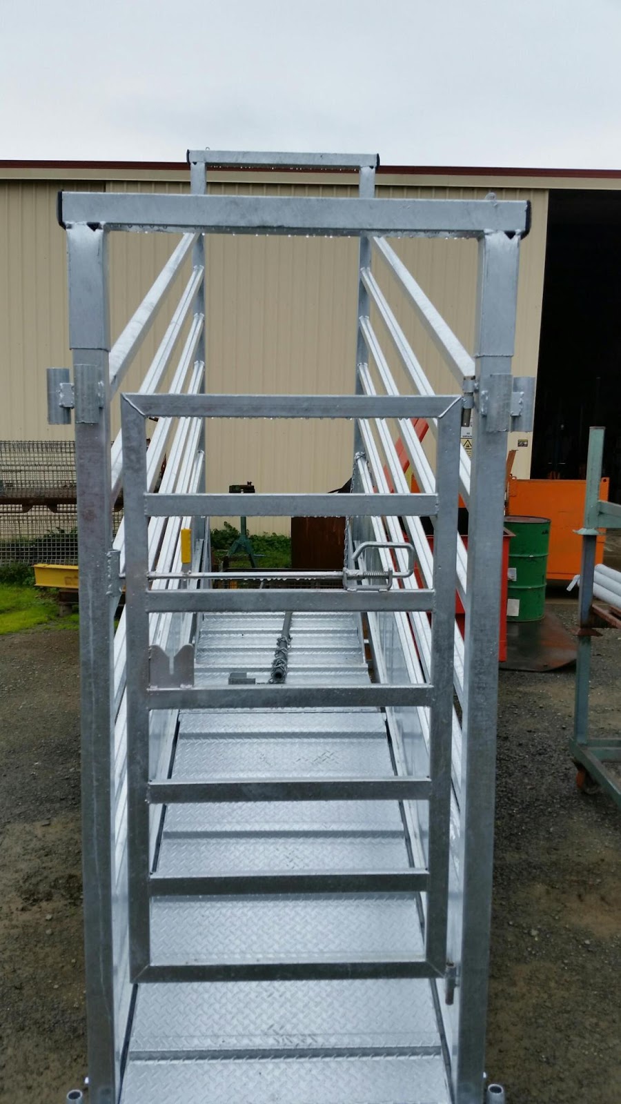 Affordable Gates and Hay Feeders | 17 Lyons Rd, Cohuna VIC 3568, Australia | Phone: 0437 796 990