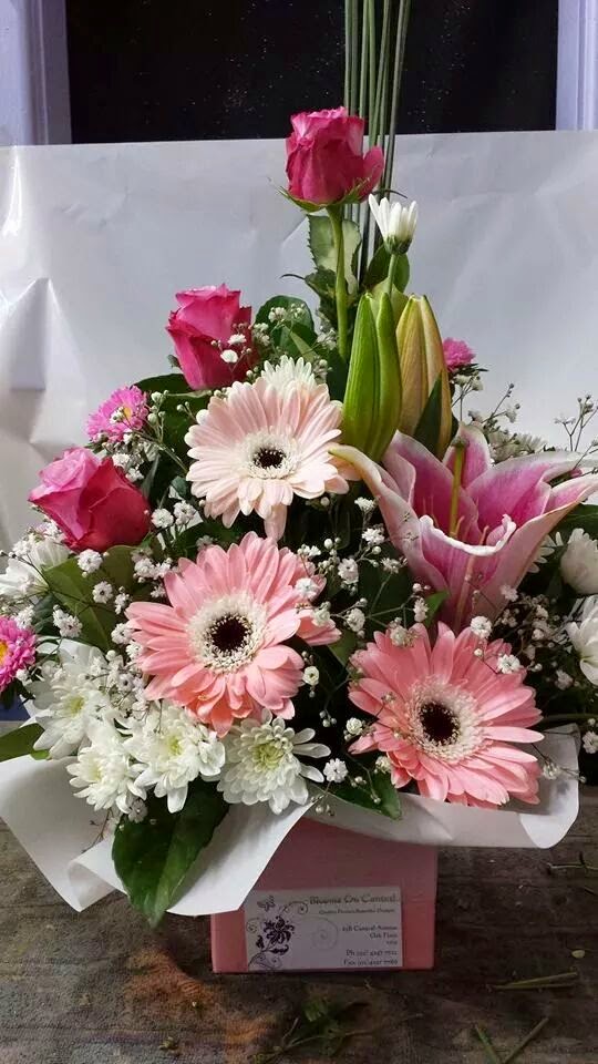 Bloomz on Central | florist | 65 Central Ave, Oak Flats NSW 2529, Australia | 0242577722 OR +61 2 4257 7722