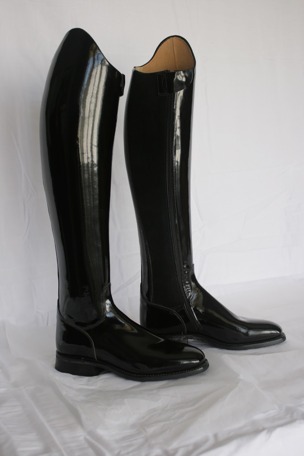 Mous Boots |  | 7884 DAguilar Hwy, Colinton QLD 4306, Australia | 0427038746 OR +61 427 038 746