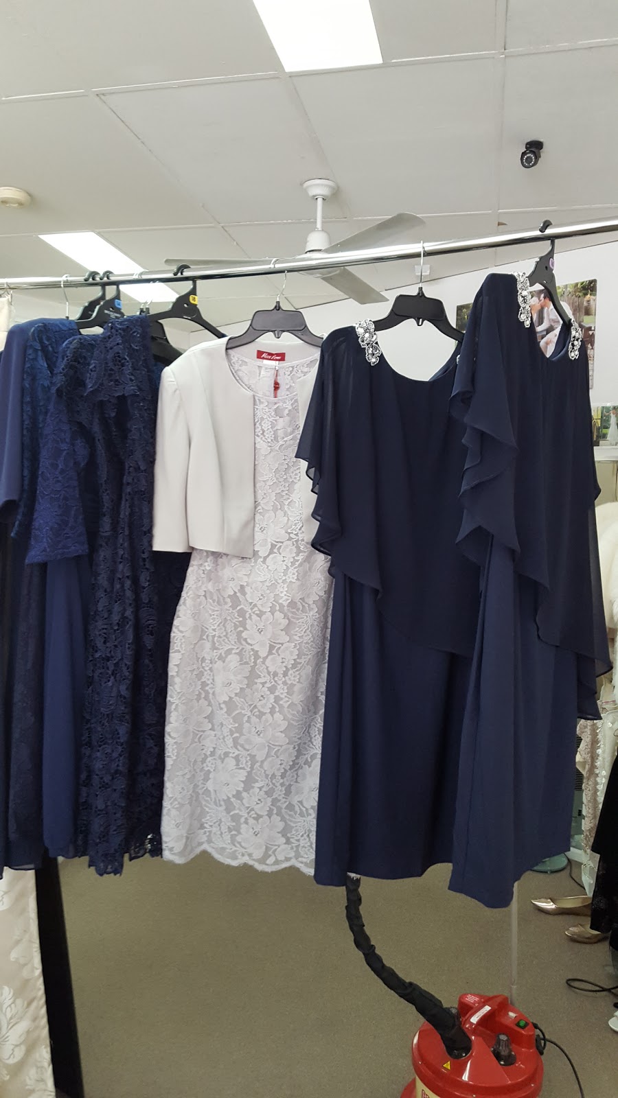 Brides on Broadwater | clothing store | Shop 1 & 2, 11/13 The Boulevarde, Woy Woy NSW 2256, Australia | 0418246347 OR +61 418 246 347