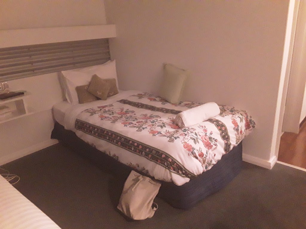 Mid valley Motel | lodging | 14 Chickerell St, Morwell VIC 3840, Australia | 0351337155 OR +61 3 5133 7155