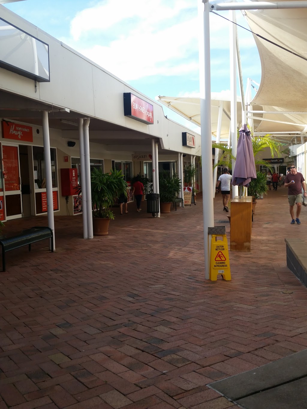 Whitsunday Shopping Centre | 226 Shute Harbour Rd, Cannonvale QLD 4802, Australia | Phone: (07) 4948 0441