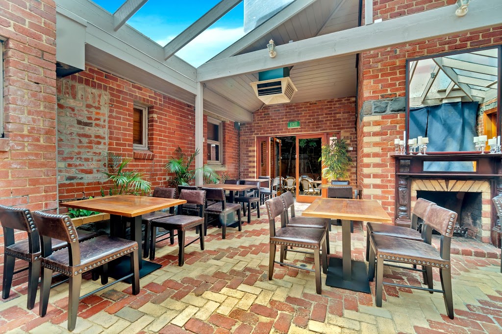 Leinster Arms Hotel | restaurant | 66 Gold St, Collingwood VIC 3066, Australia | 0415589507 OR +61 415 589 507