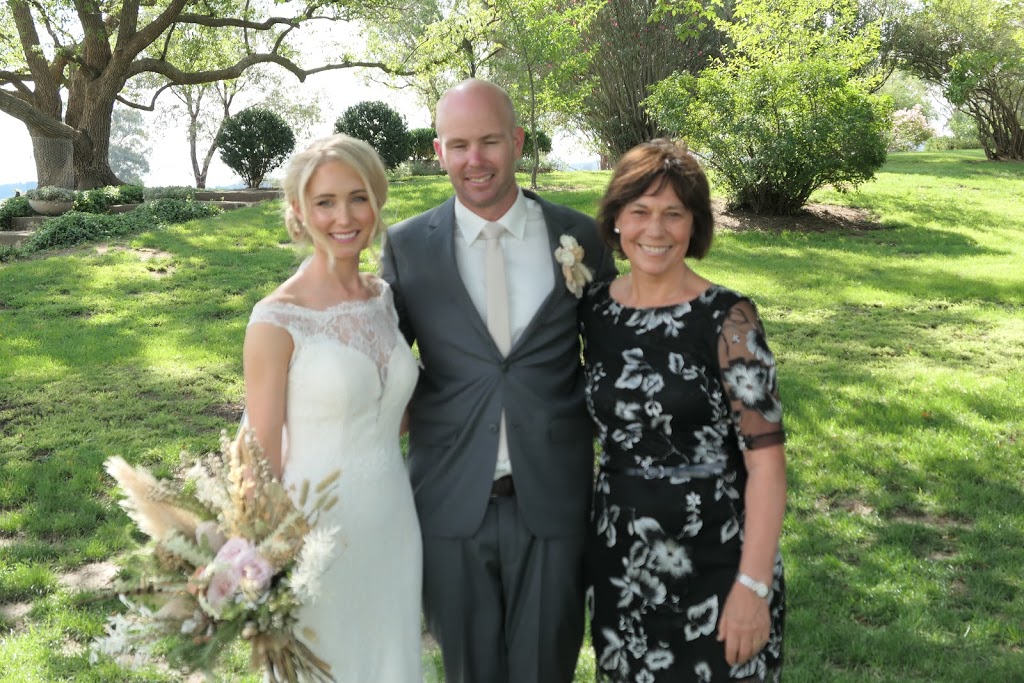 Yvonne McPhie Marriage Celebrant | 14 Corella Way, Wodonga VIC 3690, Australia | Phone: 0418 338 241