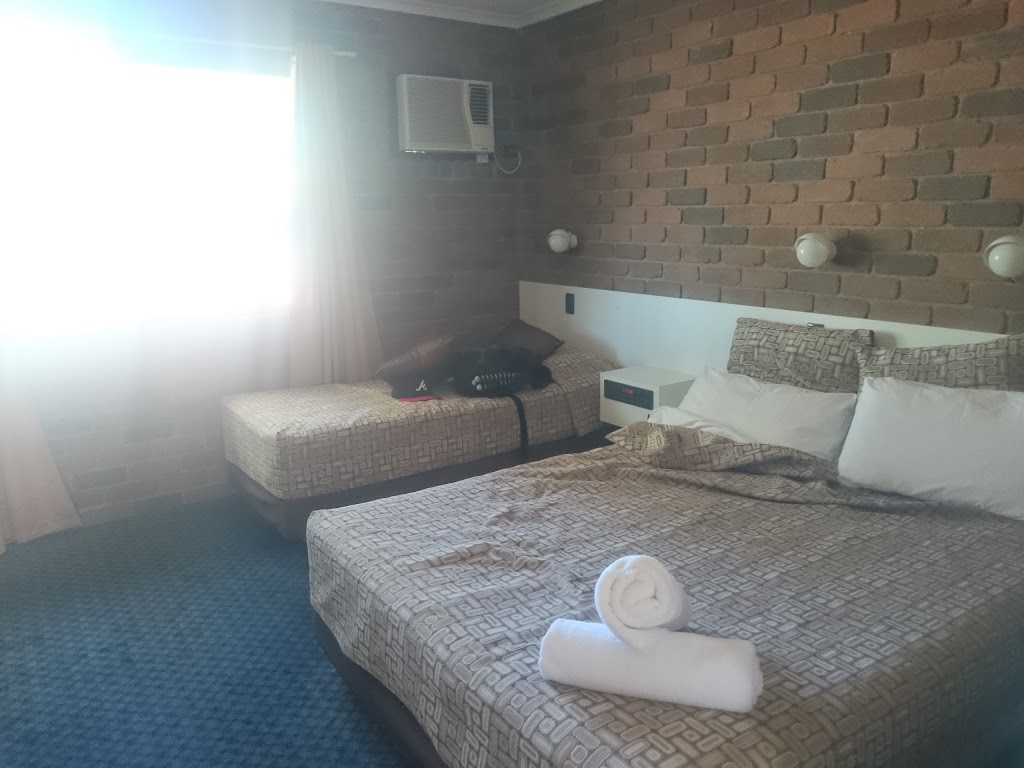 Cattlemans Rest Motor Inn | 1 Bridge St, Grand Secret QLD 4820, Australia | Phone: (07) 4787 3555