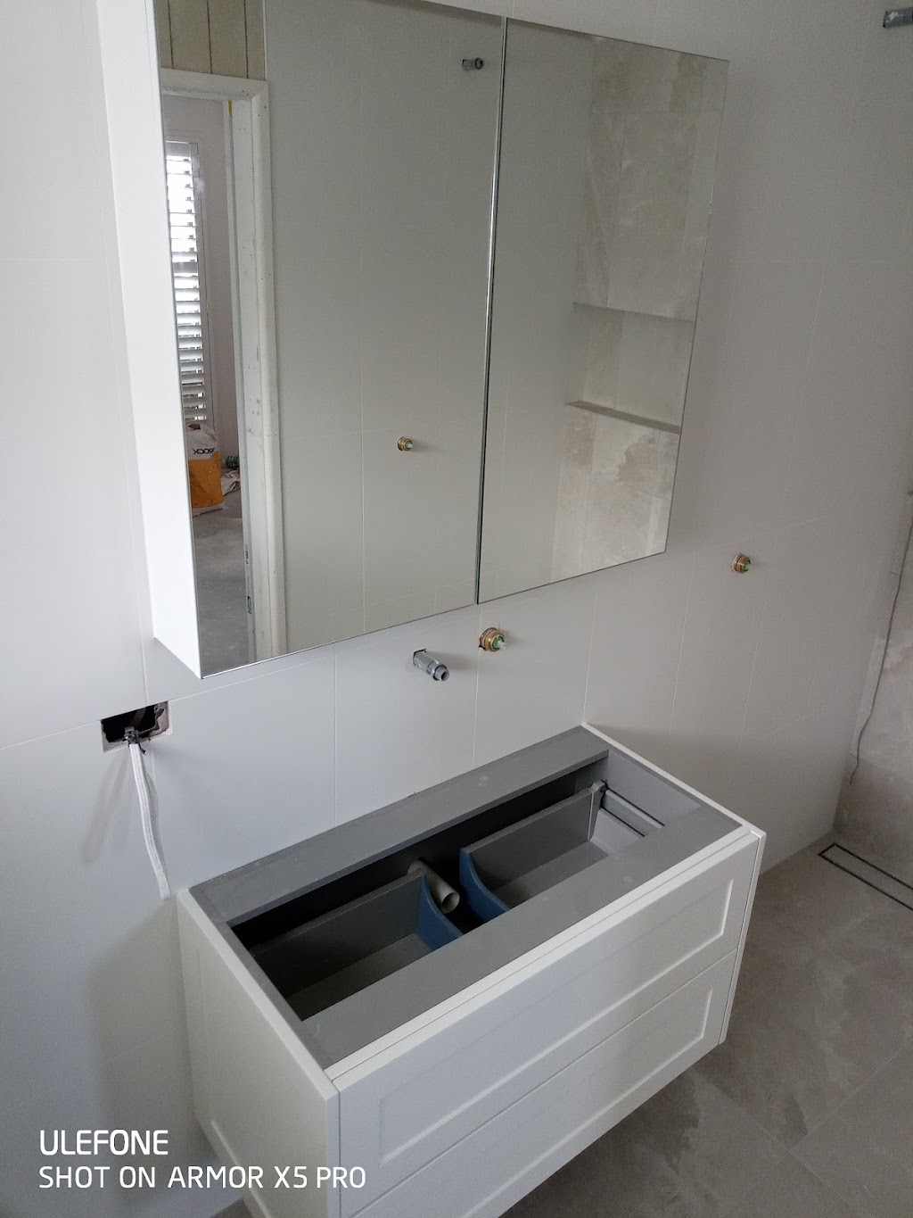 DJG Tiling & Carpentry | 41 Lexington Dr, Worongary QLD 4213, Australia | Phone: 0410 152 791