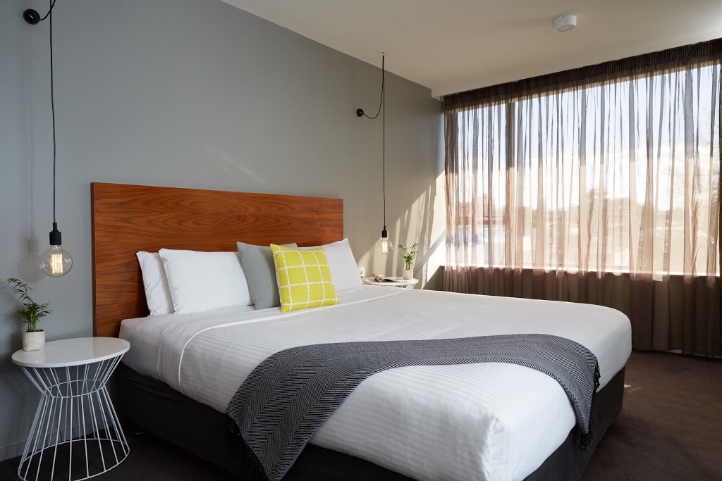 Cosmopolitan Hotel | lodging | 2-8 Carlisle St, St Kilda VIC 3182, Australia | 0385986700 OR +61 3 8598 6700