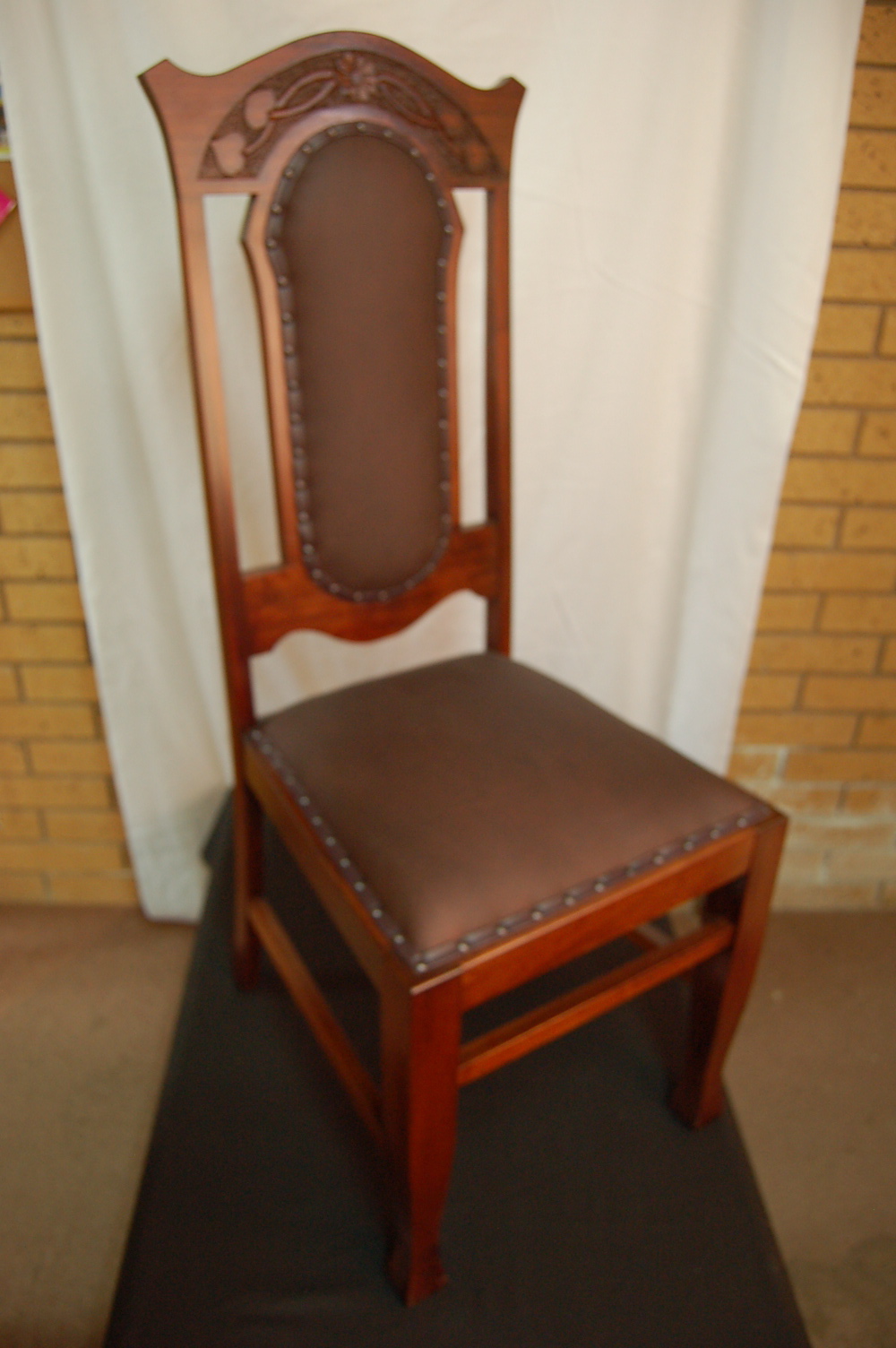 Lippy’s Furniture & Antiques | furniture store | 265 Murray St, Finley NSW 2713, Australia | 0358834420 OR +61 3 5883 4420
