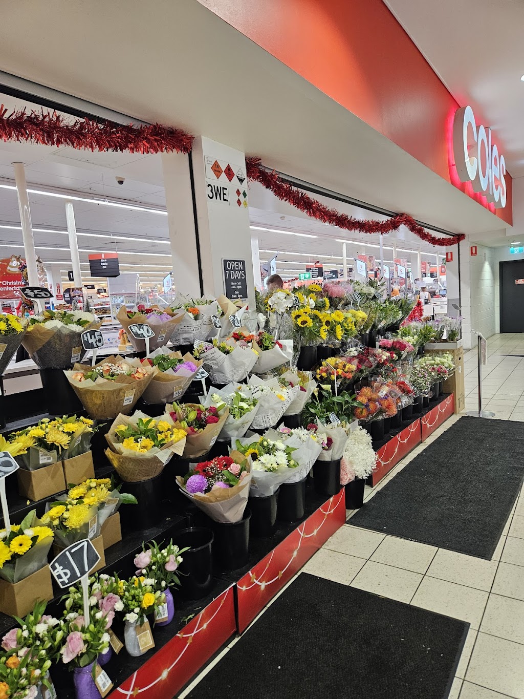 Greenslopes Mall | 700 Logan Rd, Greenslopes QLD 4120, Australia | Phone: (07) 3394 2244