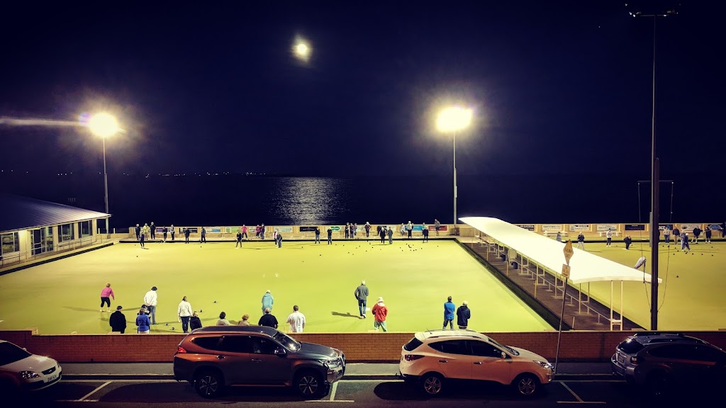 Victor Harbor Bowling Club |  | Flinders Parade, Victor Harbor SA 5211, Australia | 0885521380 OR +61 8 8552 1380