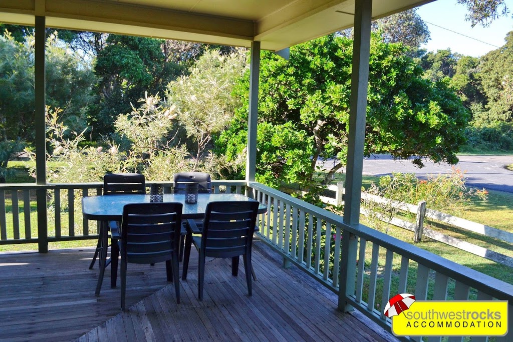 Beach House | lodging | 18 Bay St, Hat Head NSW 2440, Australia | 0265666116 OR +61 2 6566 6116