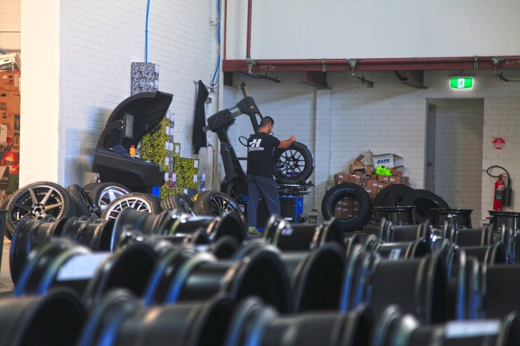 Ozzy Tyres | car repair | 200 Hoxton Park Rd, Hoxton Park NSW 2170, Australia | 0298250055 OR +61 2 9825 0055