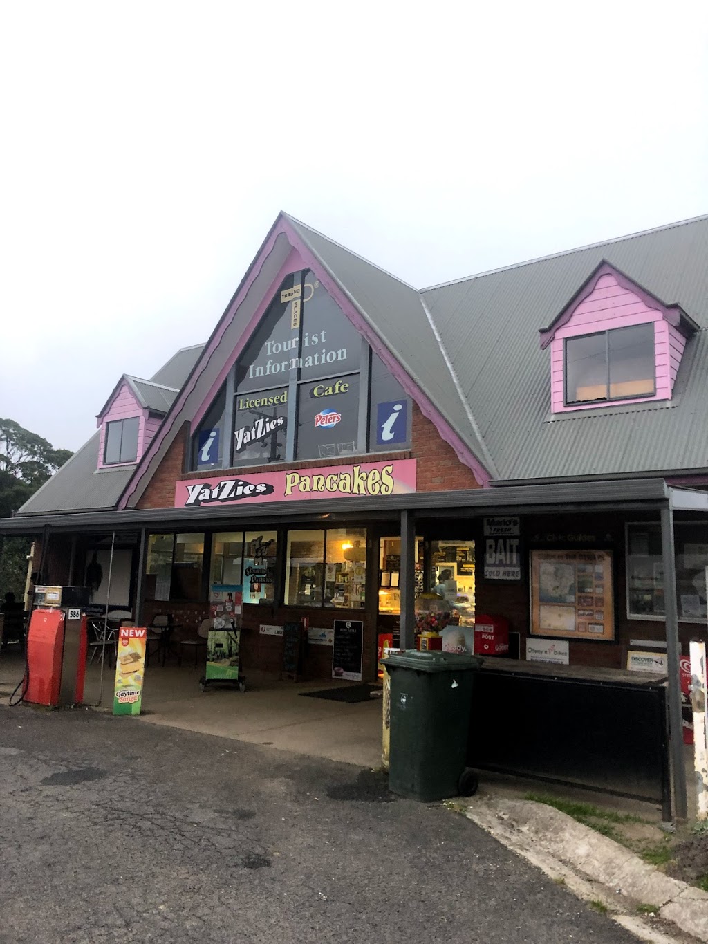 Yatzies Pancakes | gas station | 5225 Colac-Lavers Hill Rd, Lavers Hill VIC 3238, Australia