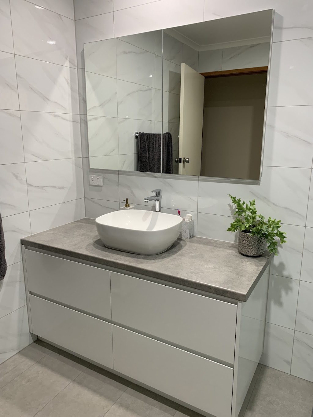 I&F Bathrooms | 14 Marr Court, Fyansford VIC 3218, Australia | Phone: 0433 981 157