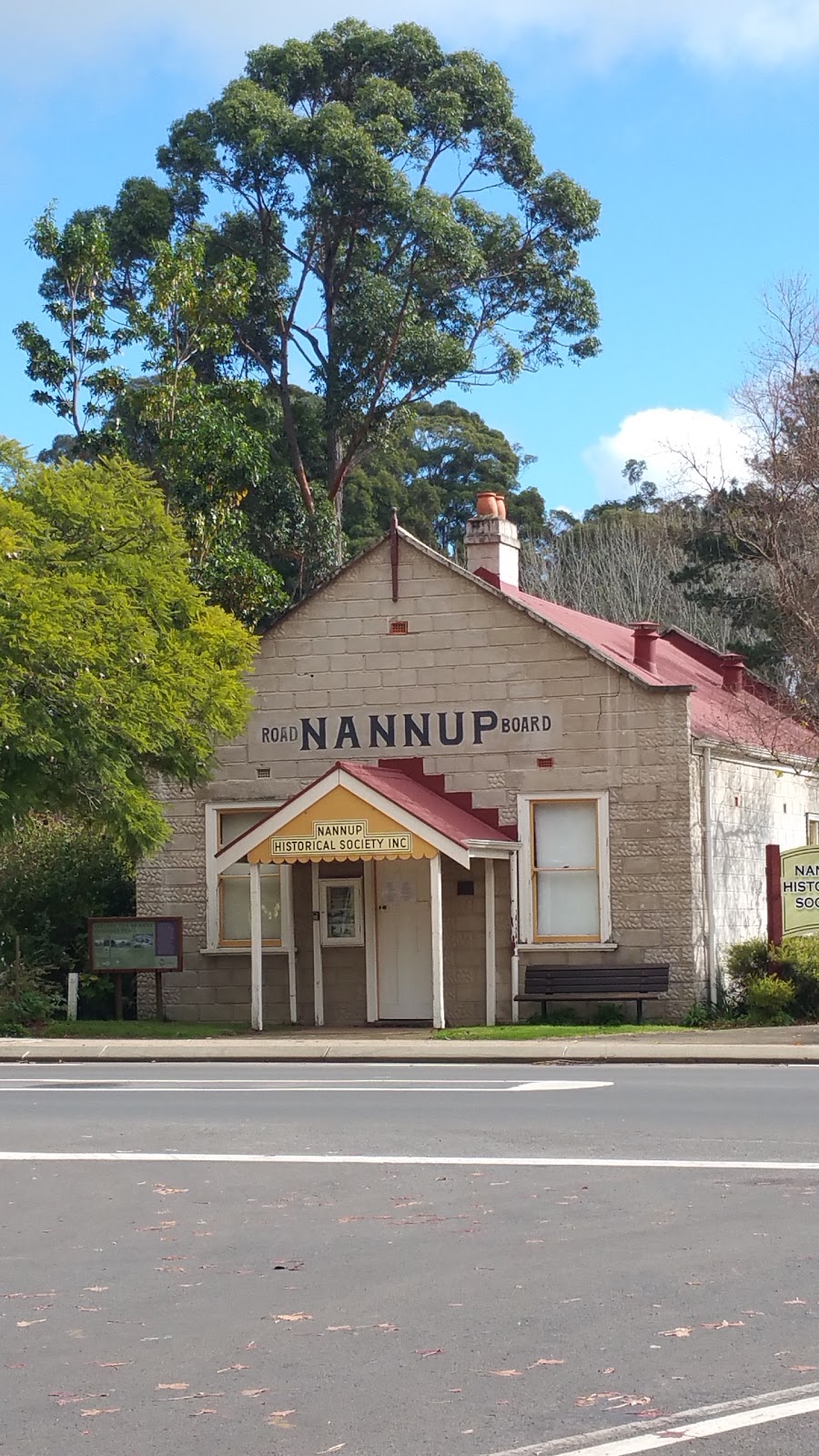Nannup Visitor Centre | travel agency | 16 Warren Rd, Nannup WA 6275, Australia | 0897561901 OR +61 8 9756 1901