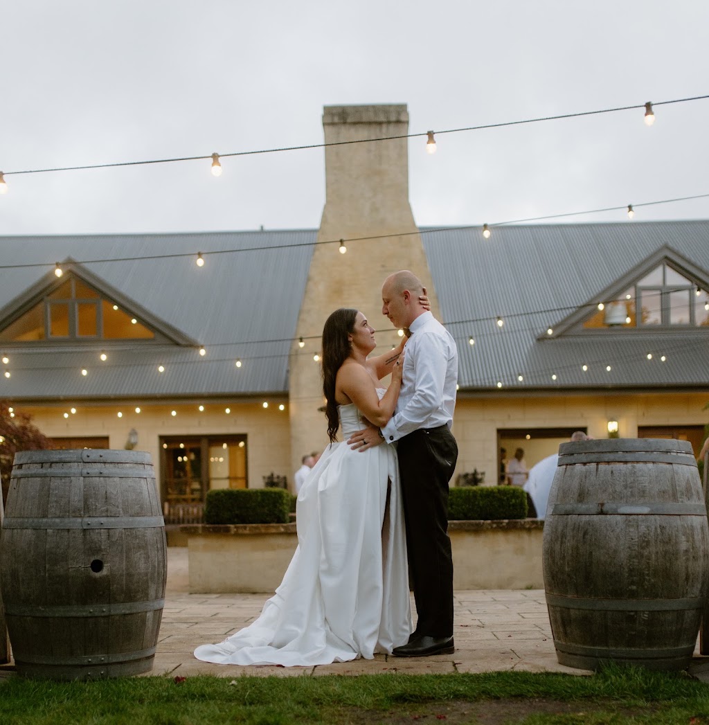 Rhys Lloyd Weddings | 4 Wildflower Cr, Calderwood NSW 2527, Australia | Phone: 0426 655 419