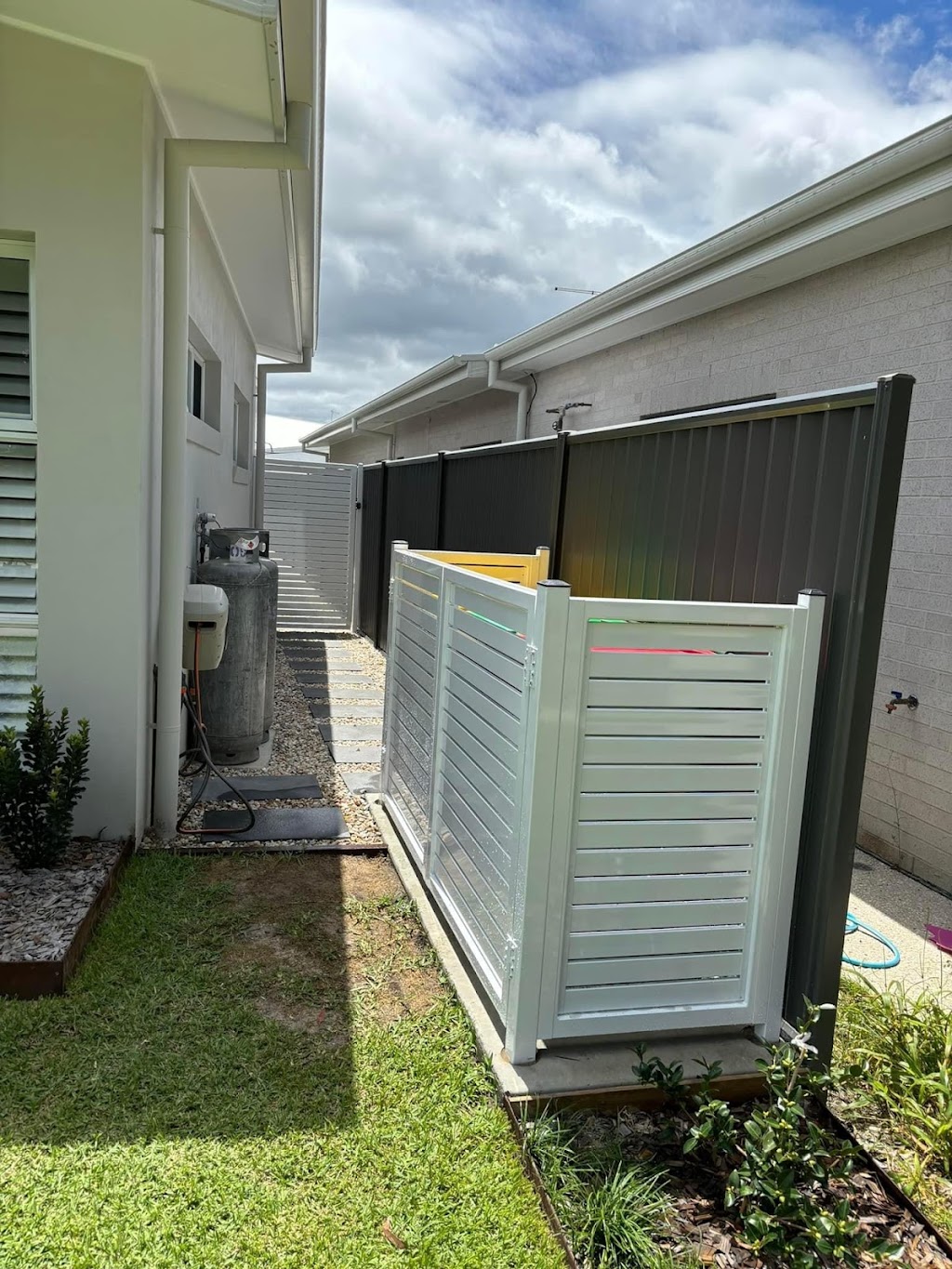 Screen It Coffs Coast | 102 Overlander Rd, Moonee Beach NSW 2450, Australia | Phone: 0418 601 861