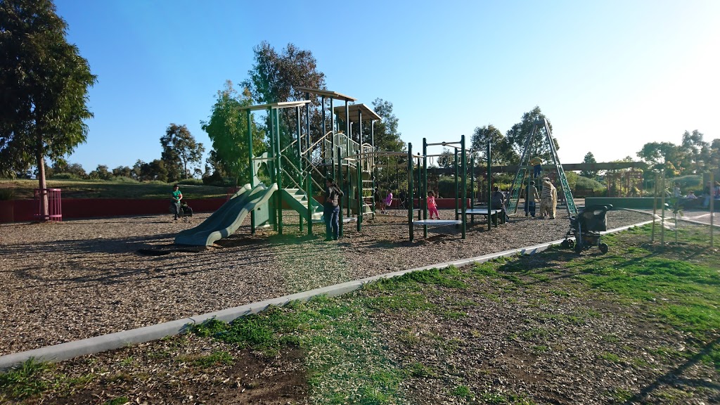 kids Play Playground | park | 32 Emma Dr, Tarneit VIC 3029, Australia