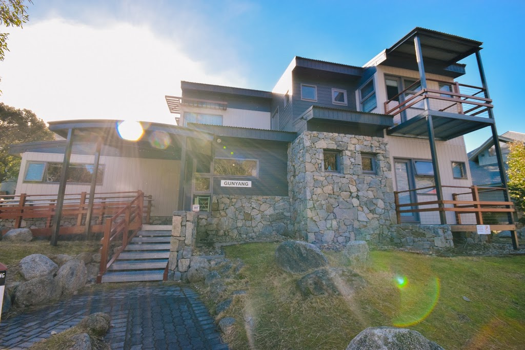 Gunyang Ski Lodge | 4 Chimneys Way, Kosciuszko National Park NSW 2625, Australia | Phone: 0418 502 599