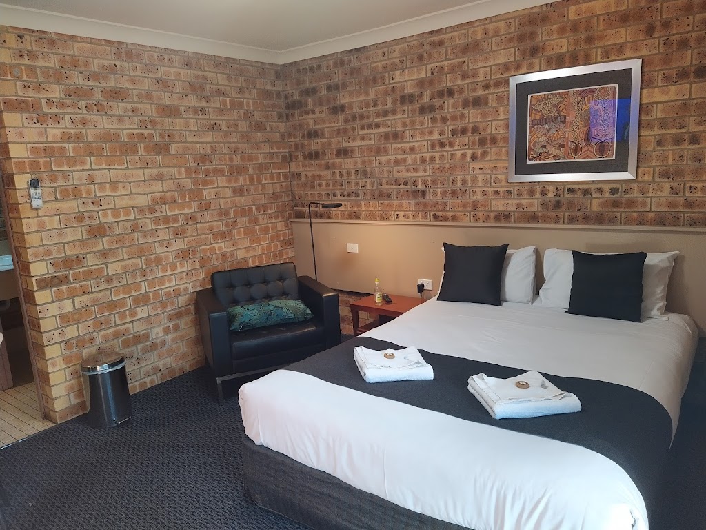 Clermont Country Motor Inn | 39 Box St, Clermont QLD 4721, Australia | Phone: (07) 4983 1419