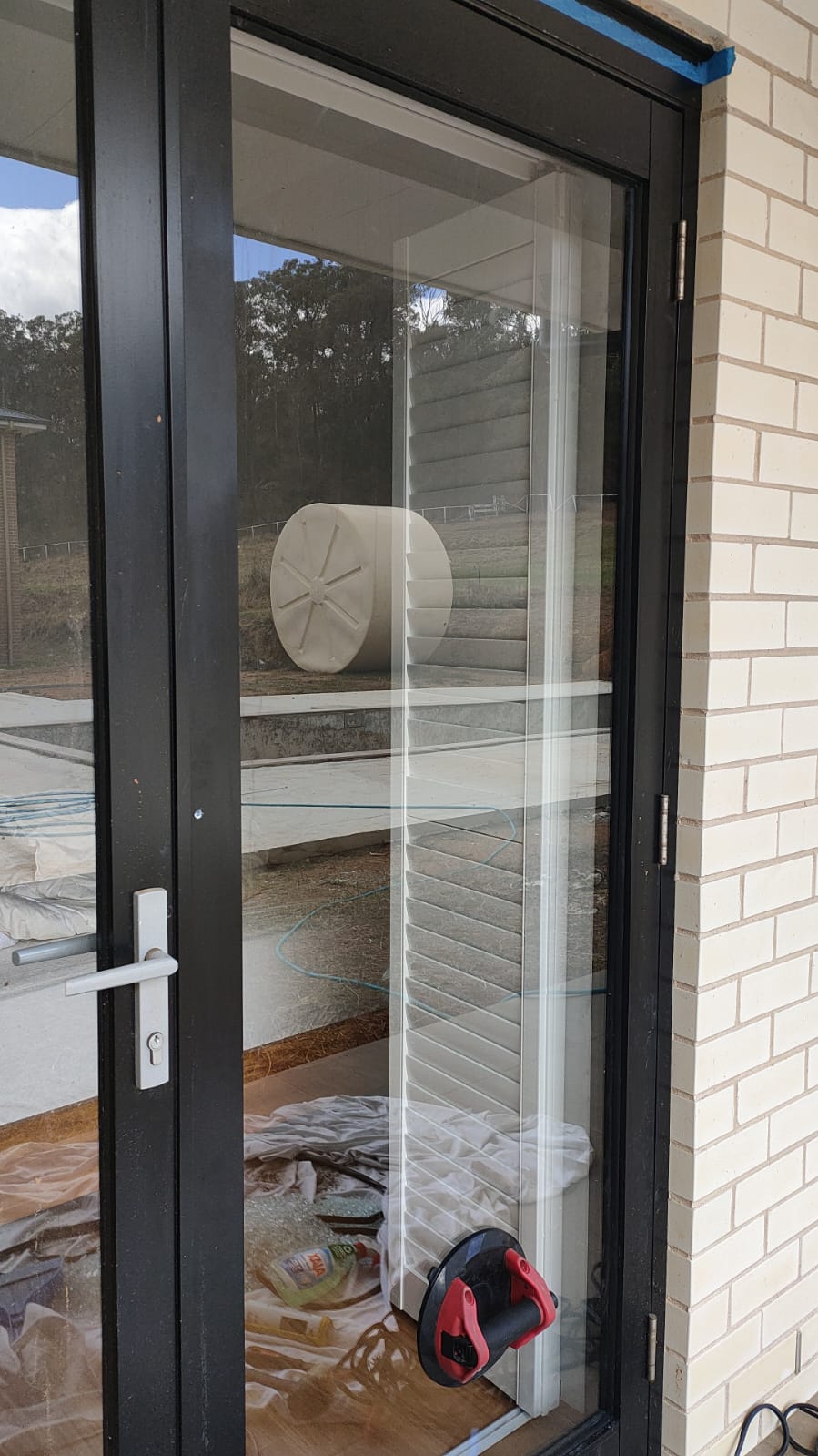Luna Glass and Glazing | Casuarina Cl, The Oaks NSW 2570, Australia | Phone: 0430 965 527
