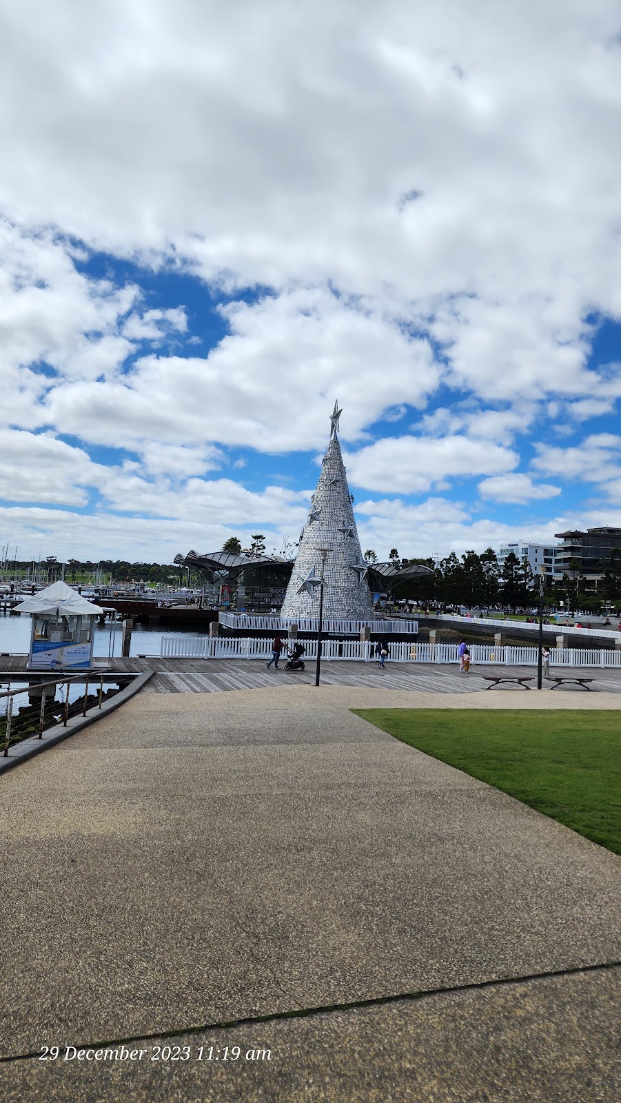 Western Beach | Western Foreshore Rd, Geelong VIC 3220, Australia | Phone: (03) 5272 5272