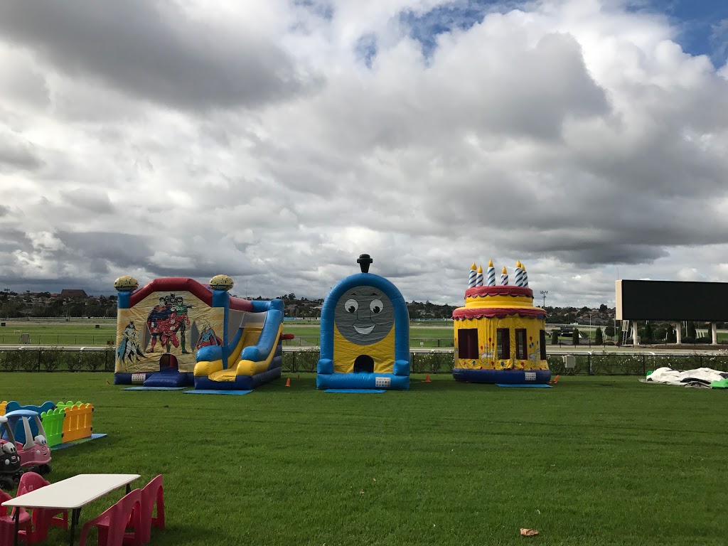 Jumping castle hire Melbourne | home goods store | 28 Banjo Circuit, Lynbrook VIC 3975, Australia | 0431811677 OR +61 431 811 677